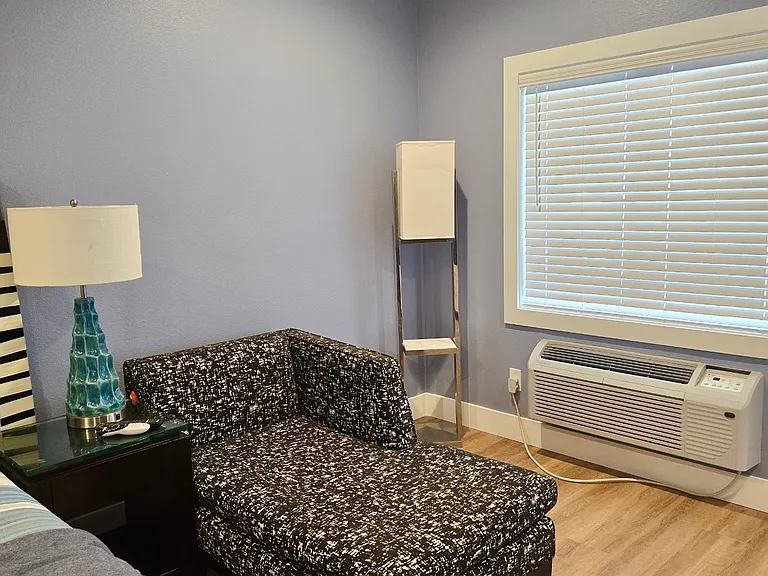 704 S Lakeshore Blvd #5 — Photo 5