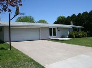 1303 S Prairie St, Lake City, MN 55041