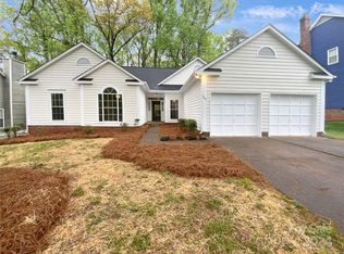 7104 Reedy Creek Rd, Charlotte, NC 28215