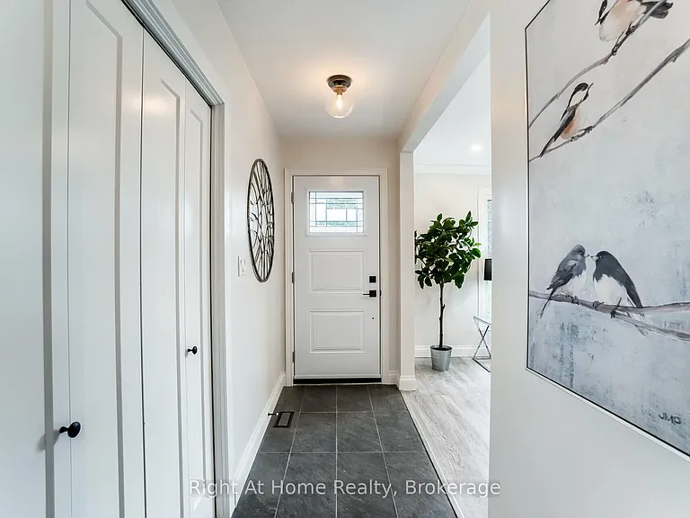 69 Heather Rd #UPPER LEVEL — Photo 3