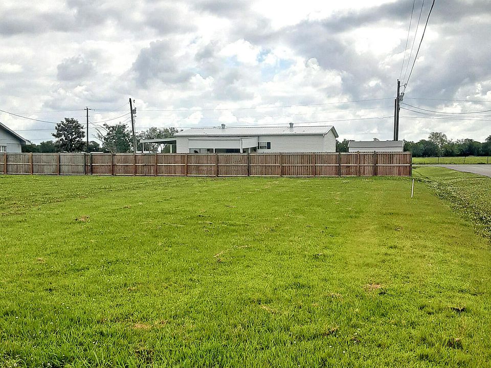 2nd image of 3414 Felias Rd