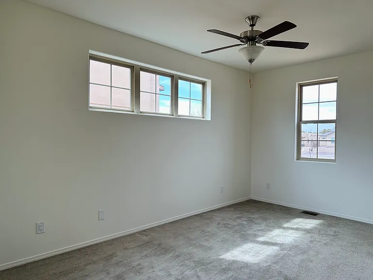 37 Oshara Blvd — Photo 4