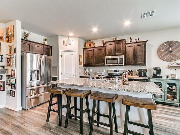 3rd image of 12525 Babbling Brook Dr