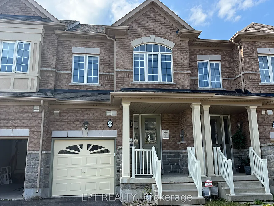 32 Bayonne Dr