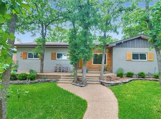15 Yorkshire Dr, Bedford, TX 76021