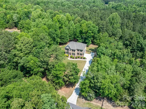 227 Bay Shore Dr, Belmont, NC 28012