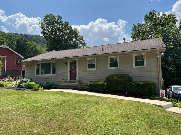 78 Arlington Dr, Warren, PA 16365