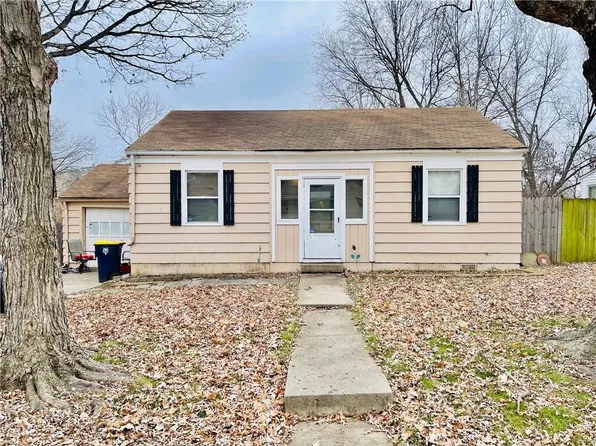 1109 NE 44th St, Kansas City, MO 64116