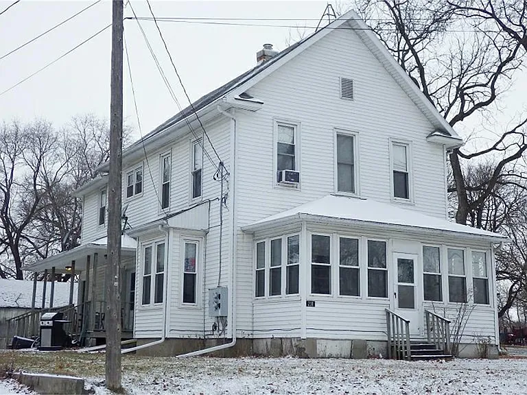 231 Main St — Photo 1