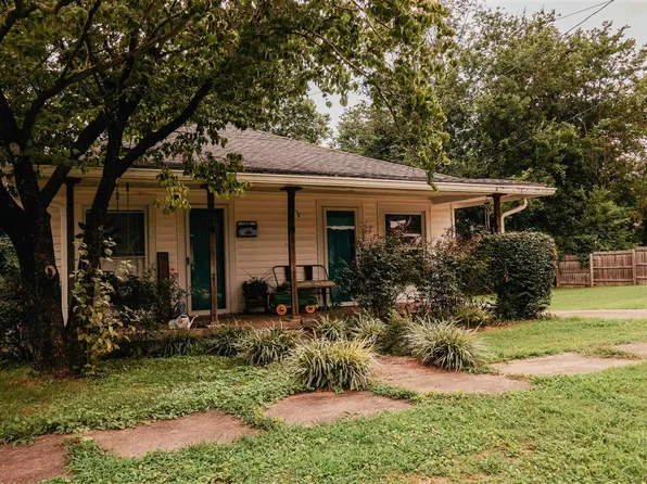 104 S 8th St, Central City, KY 42330