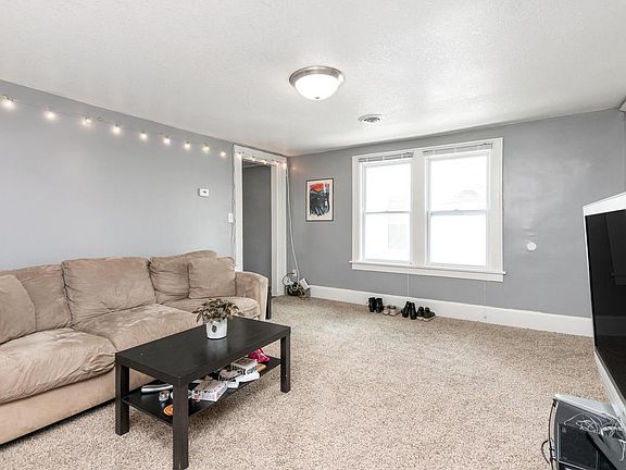 5th image of 513 19th Ave NE #2