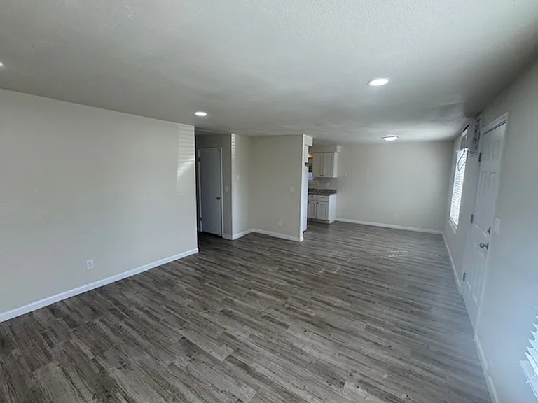 3007-3009 Juanipero Way — Photo 7