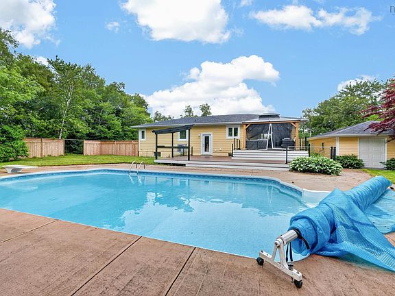 4th image of 58 Erinmore Dr