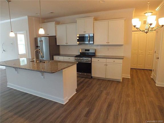 4th image of 6122 Artigas Dr