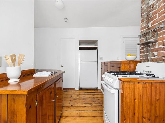 5th image of 14 Brinley St APT 3