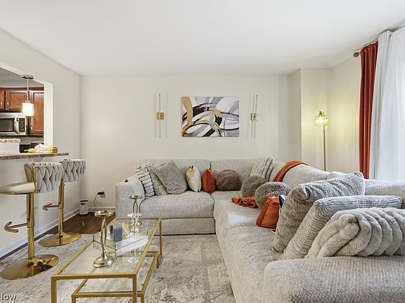 5th image of 1101 Meadow Run