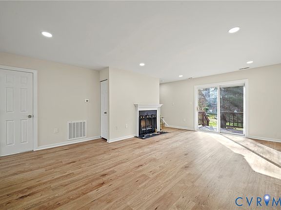 4th image of 14717 Beacon Hill Ct