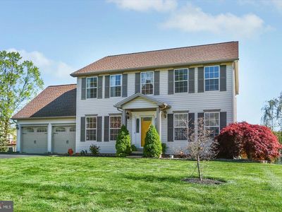 97 S Kennard Dale Ave, Stewartstown, PA, 17363