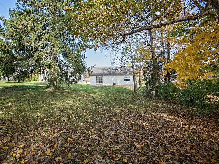 5695 Victoryview Ln — Photo 23