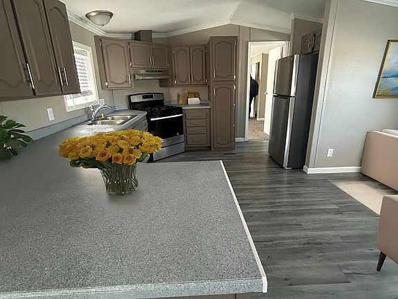 3rd image of 5048 N Dittmer St