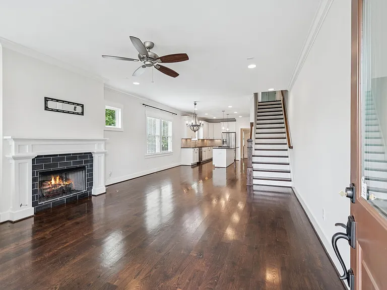 4704B Michigan Ave — Photo 6