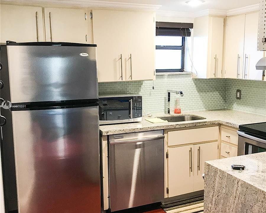 1st image of 8290 Lake Dr APT 515