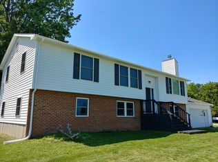 5 Rock St, Rouses Pt, NY 12979