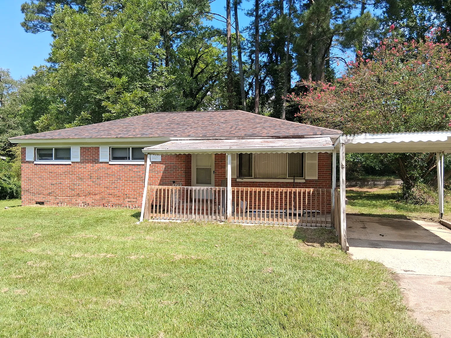 3 bed, 1.5 bath, 1197 sqft, $1,295 — Photo 1