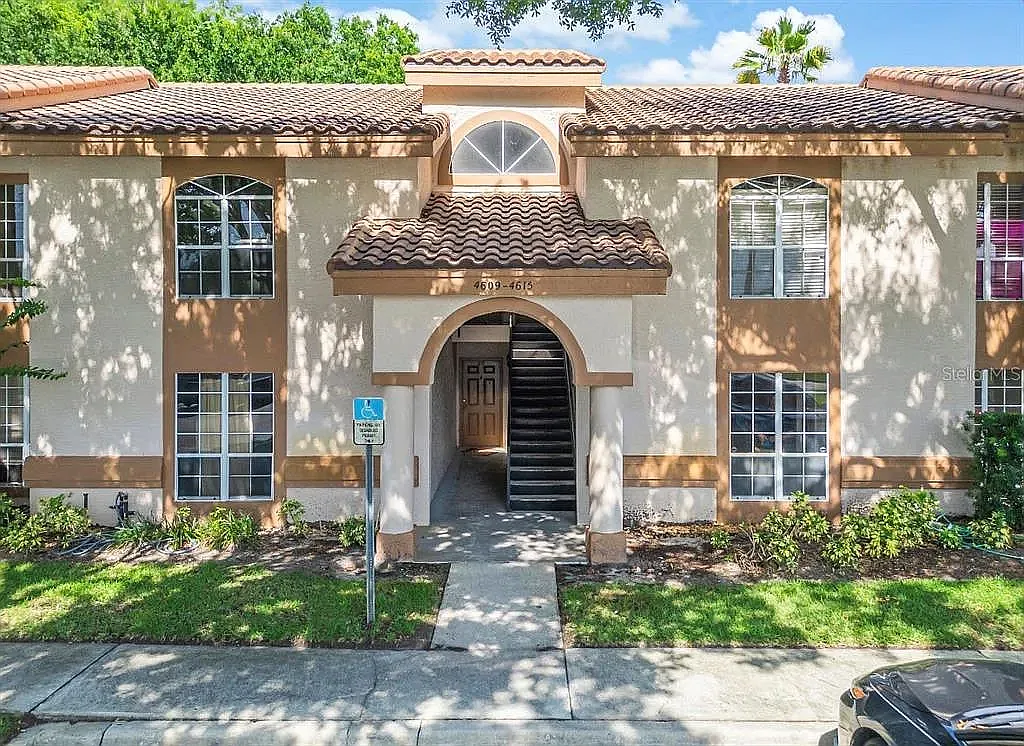 2 bed, 1080 sqft, $1,750 — Photo 1