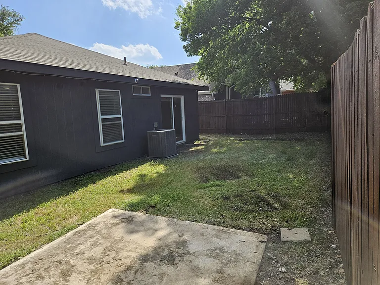 9431 Jill Ln — Photo 15