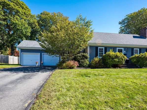 29 Evergreen St, Fairhaven, MA 02719