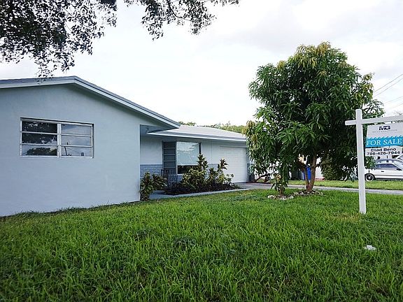 3rd image of 1061 NW 21st St