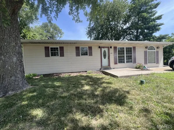 320 View Point Ln, Lake Saint Louis, MO 63367