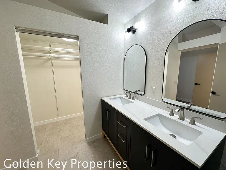 410 Ferrara Way — Photo 15
