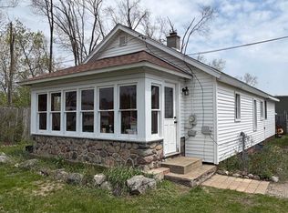 618 Prairie St, Clare, MI 48617