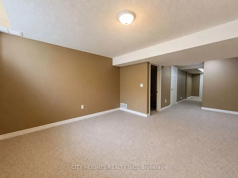 555 Grasslands Ct — Photo 18