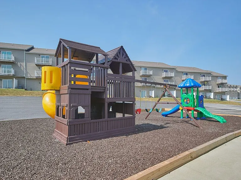 Graycliff Townhomes — Photo 27
