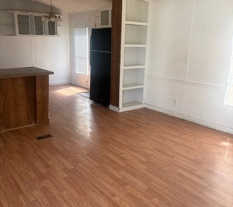 3768 Old 8th Street Rd N