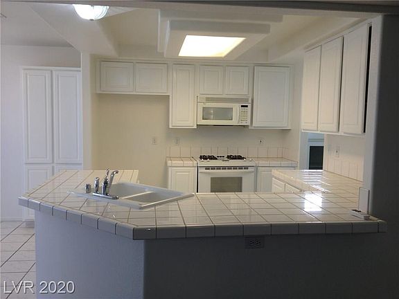 4th image of 10163 Cupids Dart St