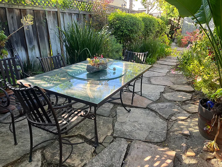 2336 Howard Ave — Photo 31
