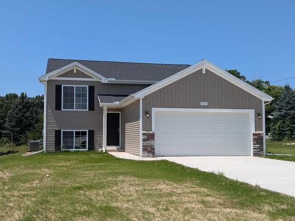 9375 Pauline St, Montague, MI 49437