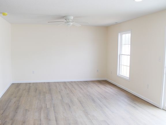 5th image of 870 Henry St