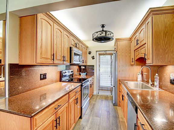 3rd image of 921 Spanish Cir APT 138