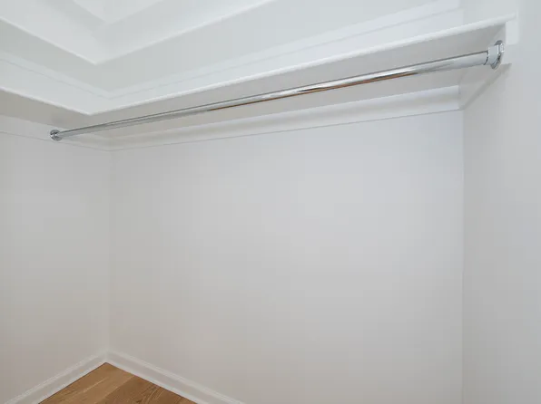 7 Lexington Avenue image 8 of 9