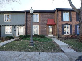 8 Kensington Loop #8, Elgin, IL 60123