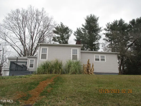 301 Summit Dr, Bluff City, TN 37618