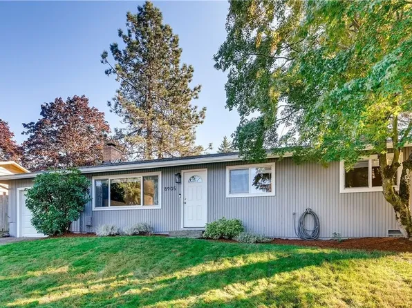 8905 NE 141st St, Kirkland, WA 98034