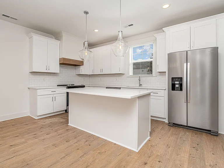 712 Caraway Ln — Photo 5