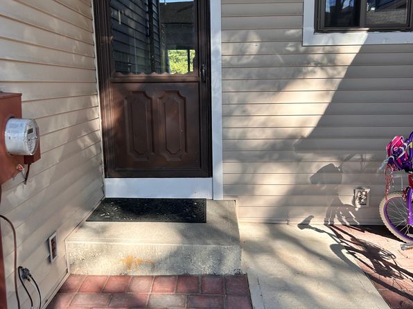 7 Lily Ct