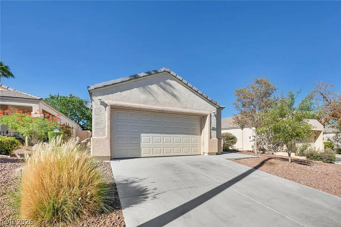 3 bed, 2.0 bath, 1667 sqft, $2,450 — Photo 4